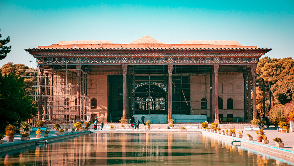 کاخ چهلستون